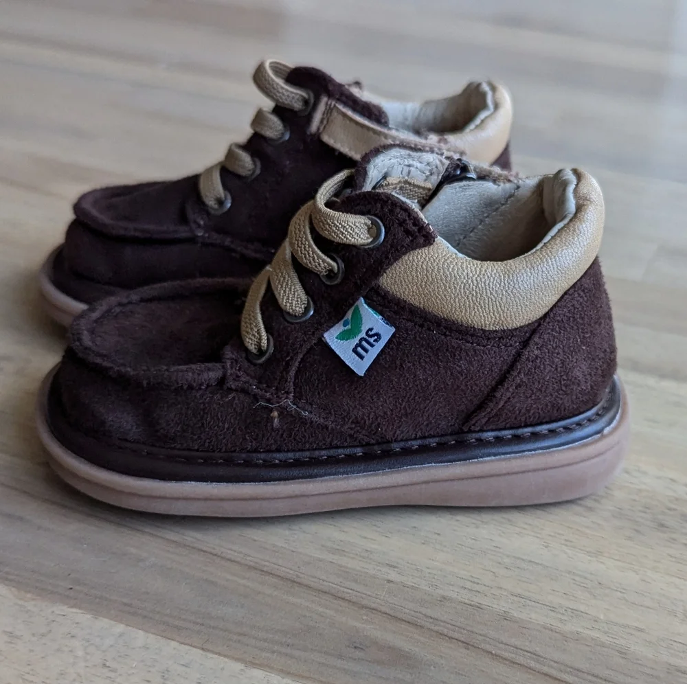 Mooshu Trainers Toddler Squeaky Shoes -‎ Bailey